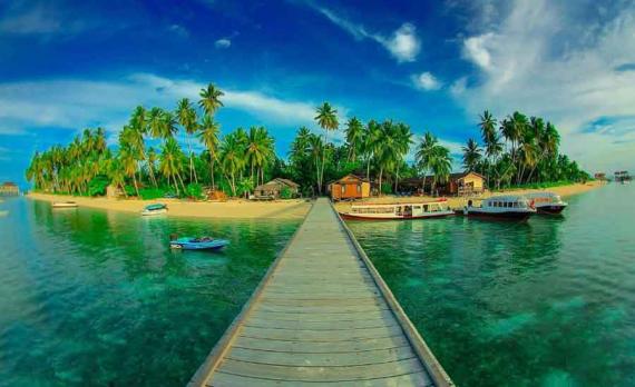 Wisata Pulau Derawan - Panduan Liburan YoExplore