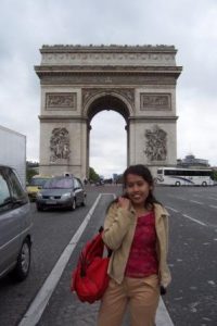 Jalan-jalan Ke Paris - Panduan Traveling YoExplore