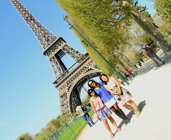 jalan jalan ke Paris - Panduan Traveling YoExplore