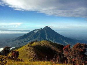 Gunung Paling Angker Di Indonesia Ada 4 Yang Menarik Nih!