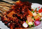 kuliner ekstrim di indonesia - yoexplore, liburan keluarga - yoexplore.co.id
