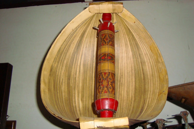 alat musik tradisional indonesia - yoexplore, liburan keluarga - yoexplore.co.id