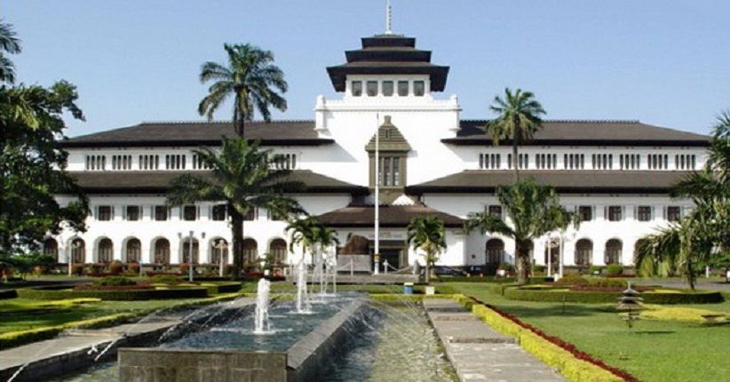 Gedung Sate Berwisata di Kota Bandung by Pemkot Bandung