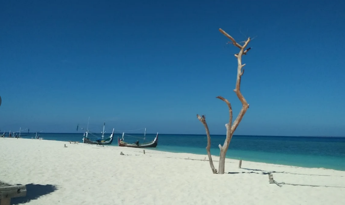 gili labak madura Rekomendasi Wisata